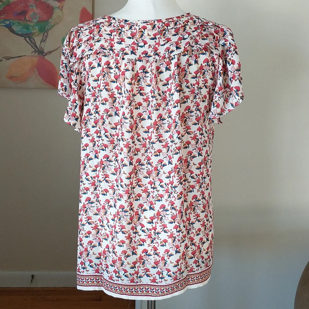 Max Studio short flutter sleeve v-neck blouse red cream blue floral  size M - Picture 5 of 7